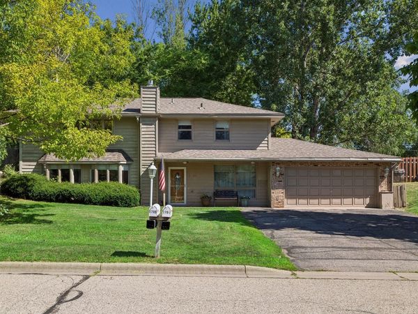 2704 Shawnee Lane, Burnsville, MN 55337