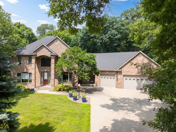 6921 Bluff Lane NW, Rochester, MN 55901