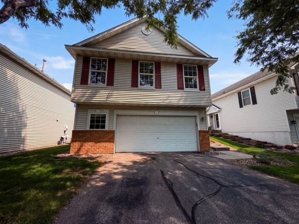 7476 Hampton Lane, Shakopee, MN 55379