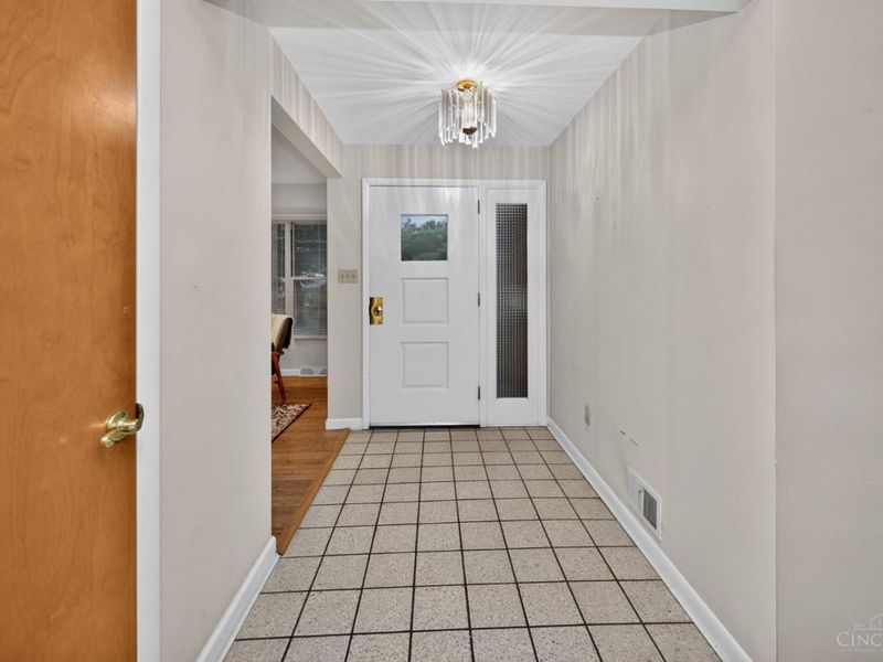 2019 Claudia Court, Cincinnati, OH 45230 Photo 5