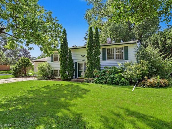 1120 E Prairie Avenue , Wheaton, IL 60187