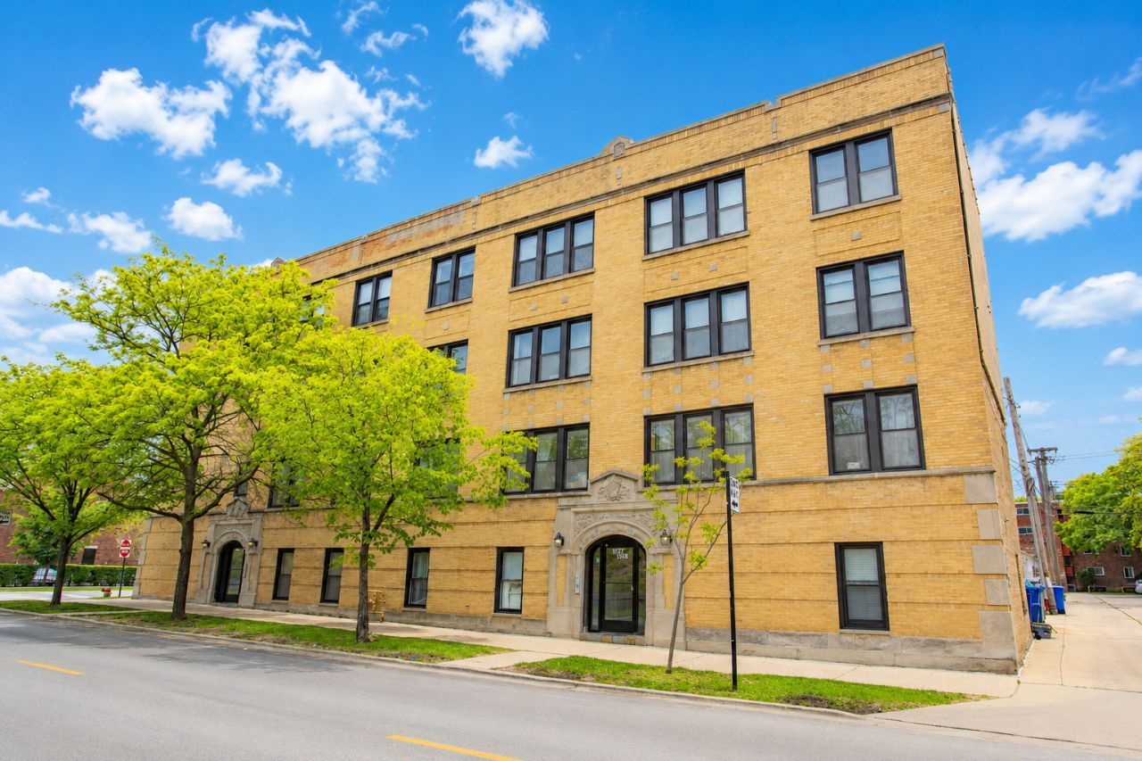 6150 N Ravenswood Avenue, Unit 4, Chicago, IL 60660 Main Photo