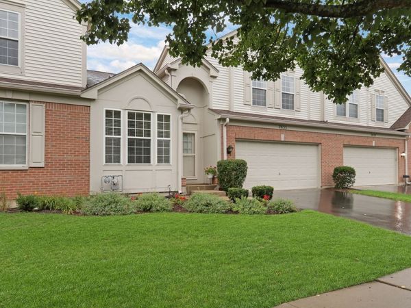 2835 Waterfront Avenue , Algonquin, IL 60102