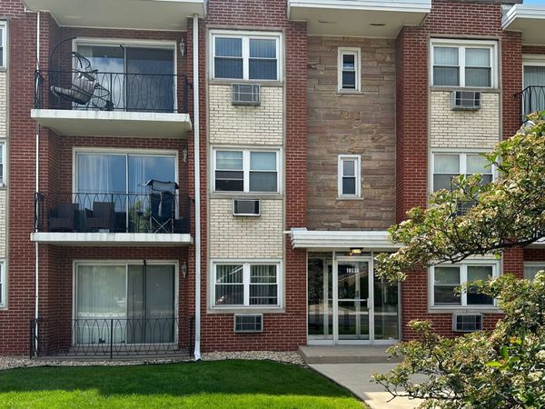 10524 S Pulaski Road , Unit 3SE, Oak Lawn, IL 60453