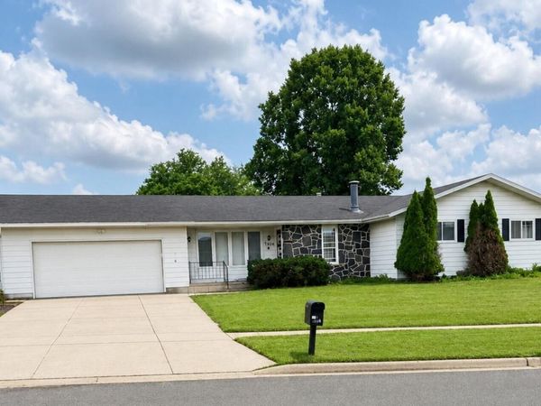 309 S Klein DRIVE, Waunakee, WI 53597