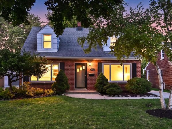 534 N 105th STREET, Wauwatosa, WI 53226