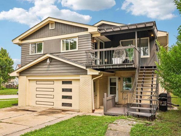 9625 W Metcalf PLACE, Milwaukee, WI 53222