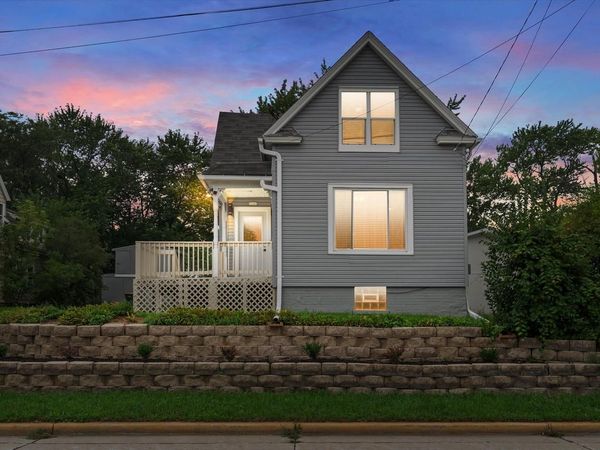 7131 S Pennsylvania AVENUE, Oak Creek, WI 53154