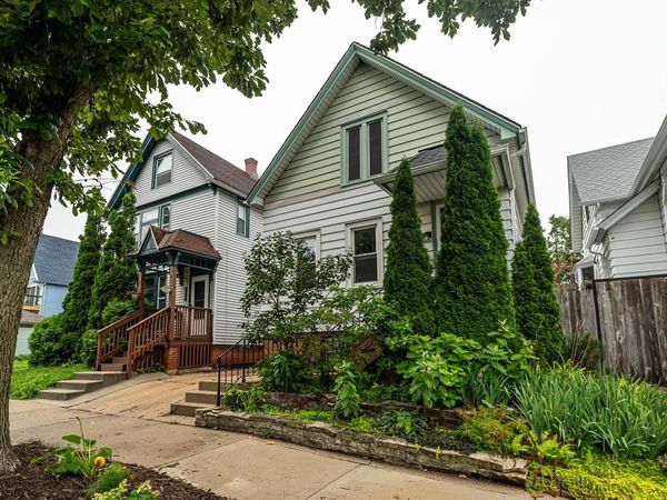 1931 N Bartlett AVENUE, Milwaukee, WI 53202