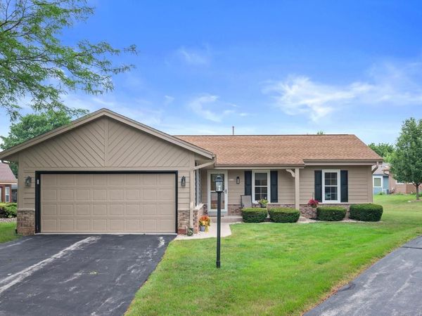 3580 W Cottonwood COURT, Greenfield, WI 53221