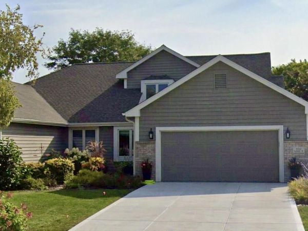 W264N2062 Deer Haven COURT, Unit 2, Pewaukee, WI 53072