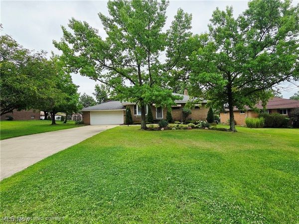 185 Briarleigh Drive , Brunswick, OH 44212