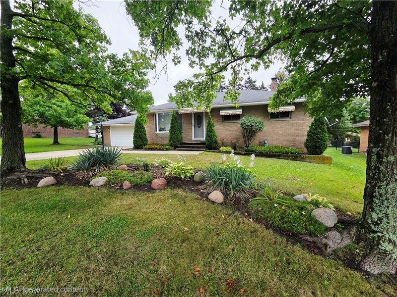 185 Briarleigh Drive, Brunswick, OH 44212 Photo 2