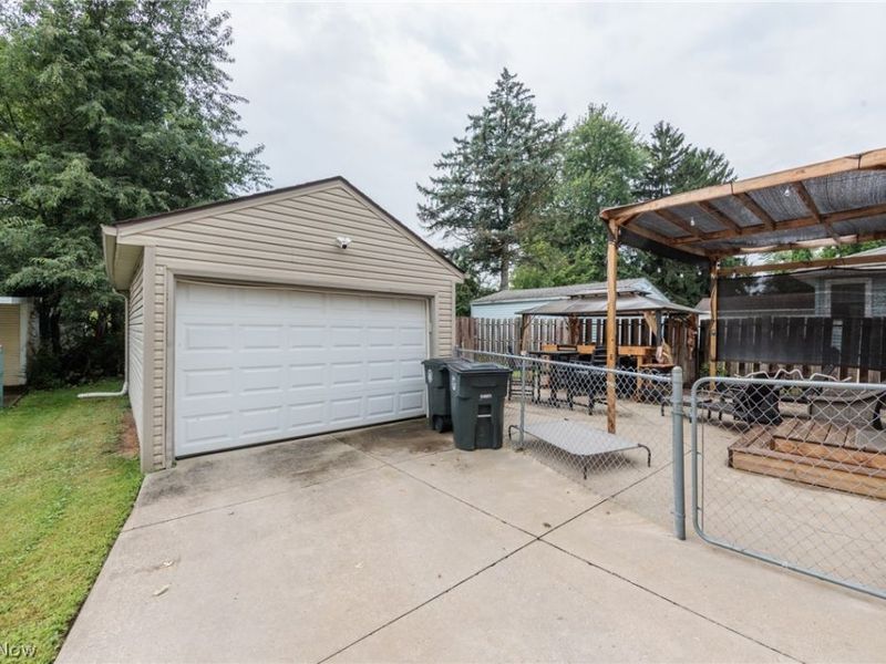 88 E Catawba Avenue, Akron, OH 44301 Photo 4