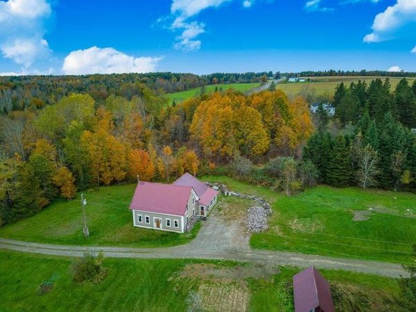979 US Route 1, Amity, ME 04471