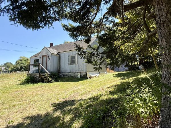 10 Dresner Street , Eastport, ME 04631