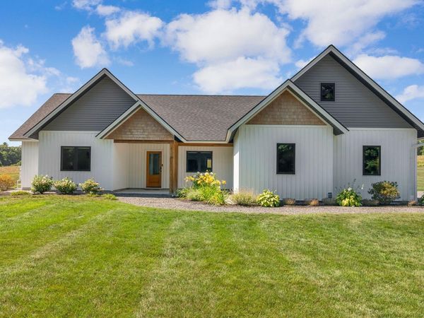 16 Dyer Lane N, Belgrade, ME 04917
