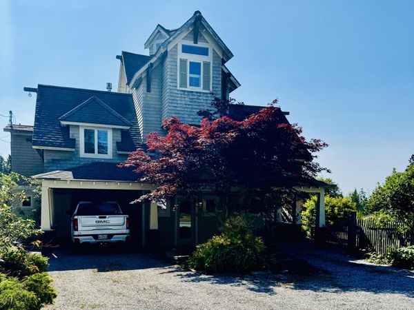 19 Hugh Avenue, Harpswell, ME 04003