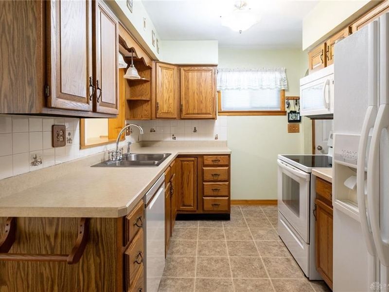 241 Hypathia Avenue, Dayton, OH 45404 Photo 2