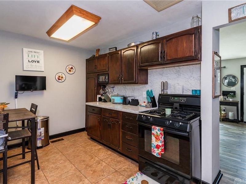 2425 Lorna Court, Dayton, OH 45420 Photo 11