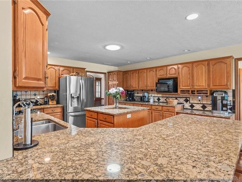8495 Highmount Drive, Springboro, OH 45066 Photo 10