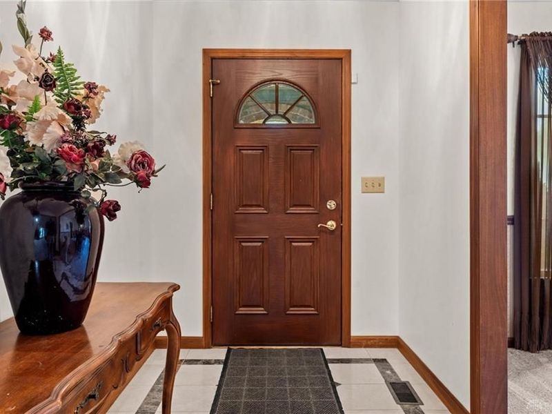 8495 Highmount Drive, Springboro, OH 45066 Photo 4