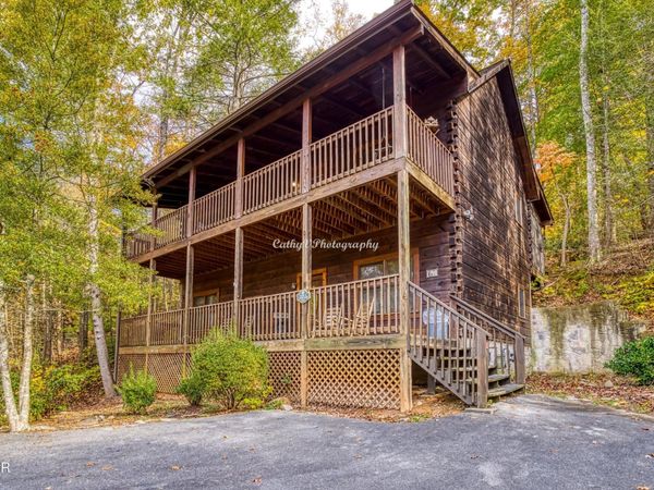 679 Eagles Boulevard Way , Pigeon Forge, TN 37863