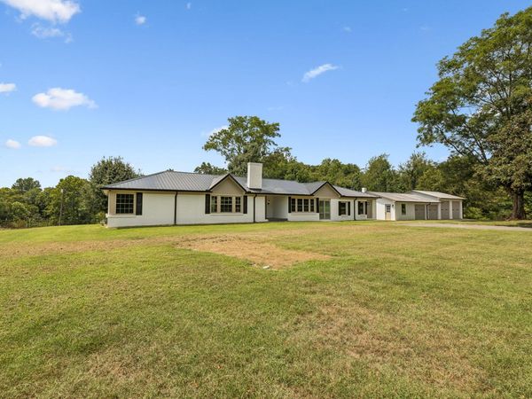 631 Bethany Rd, Red Boiling Springs, TN 37150