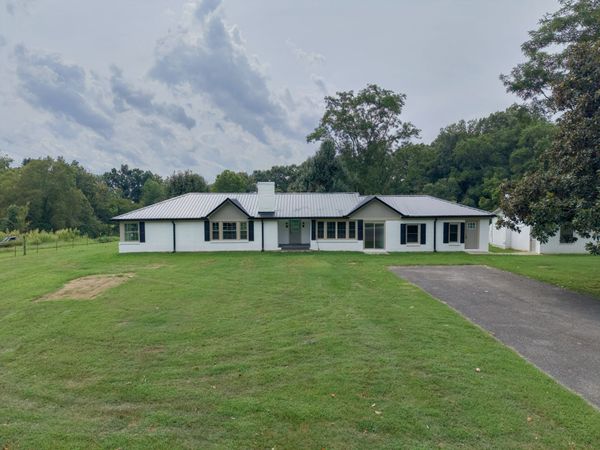 631 Bethany Rd , Red Boiling Springs, TN 37150