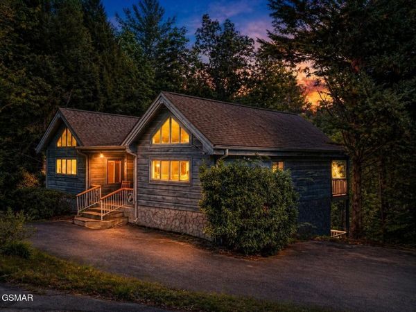 2410 Whitetail Ridge Way , Sevierville, TN 37862