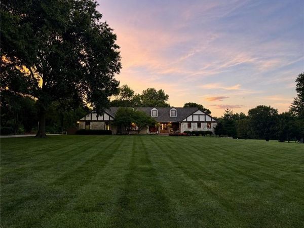 3906 W 143rd Street, Leawood, KS 66224