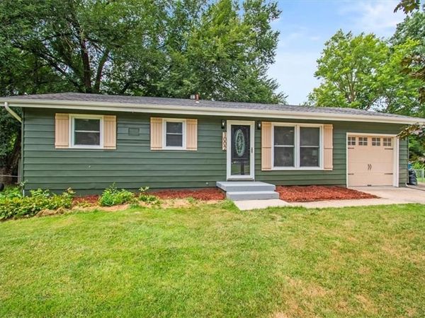 1002 S Main Street, Liberty, MO 64068