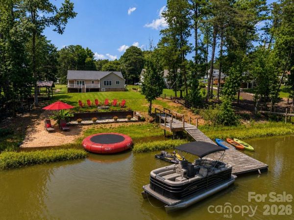 6901 Navajo Trail, Sherrills Ford, NC 28673