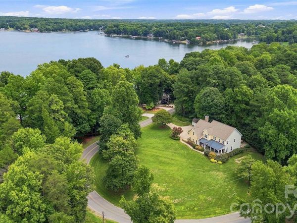 354 Robinson Road , Mooresville, NC 28117