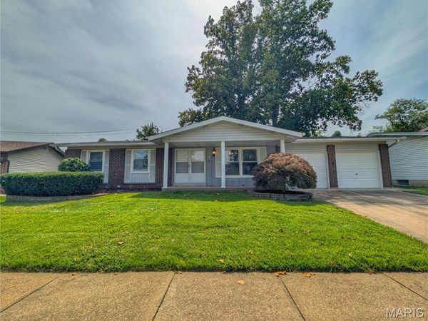 5 Windsong Court, Florissant, MO 63031