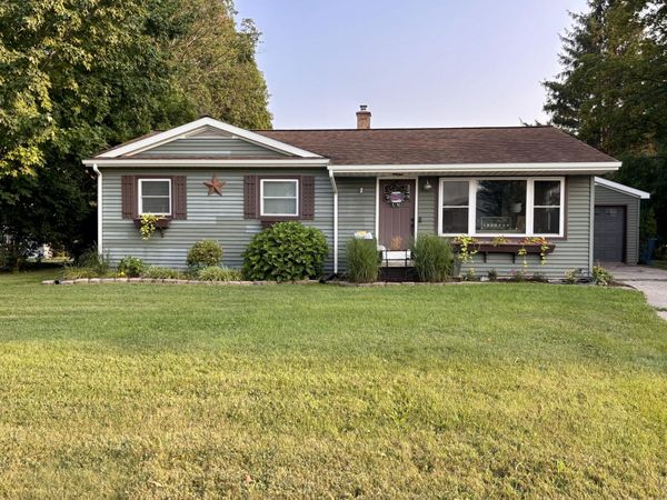610 E Main Street, Fremont, MI 49412
