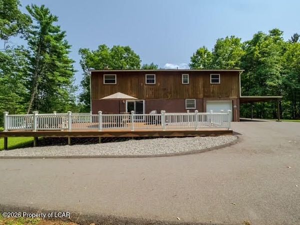10 Hart Lane, Harveys Lake, PA 18618