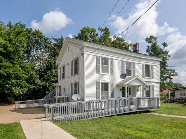 621 Oak Street, Paw Paw, MI 49079