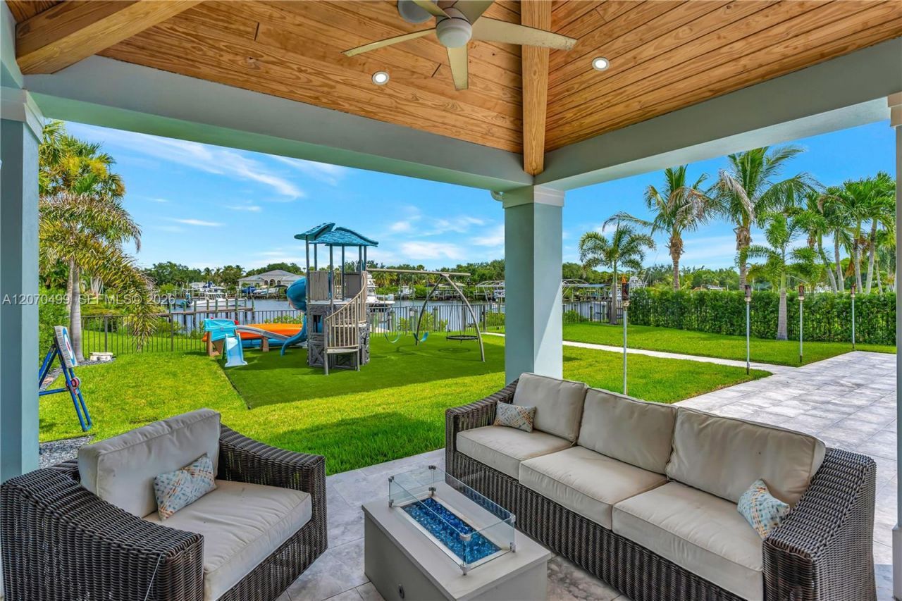 665 SW Yacht Basin Way, Stuart, FL 34997 Photo
