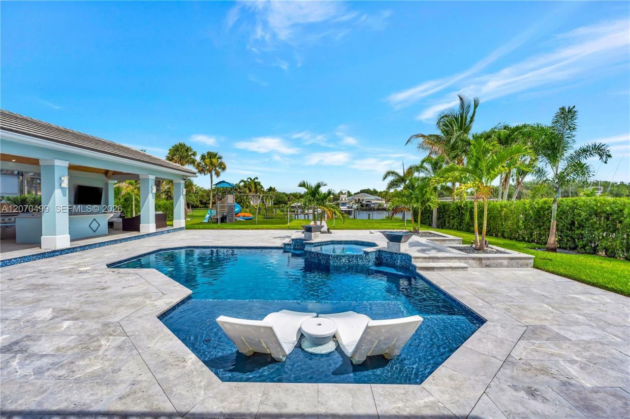 665 SW Yacht Basin Way, Stuart, FL 34997 Photo