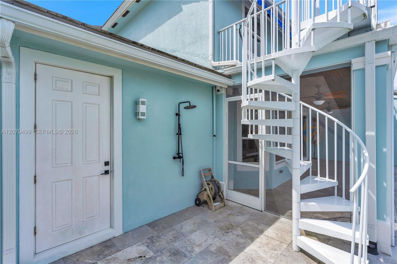 665 SW Yacht Basin Way, Stuart, FL 34997 Photo