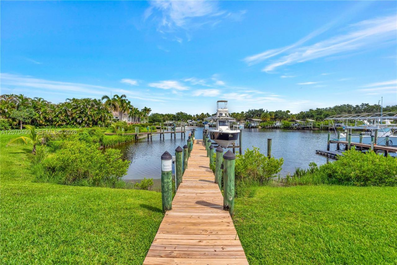 665 SW Yacht Basin Way, Stuart, FL 34997 Photo