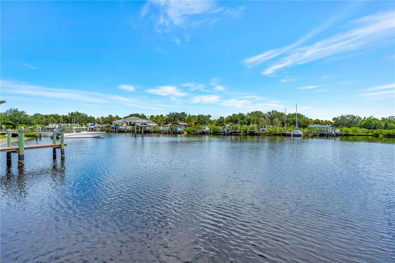 665 SW Yacht Basin Way, Stuart, FL 34997 Photo