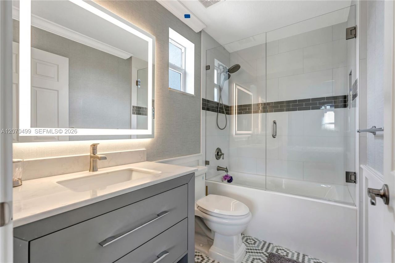 665 SW Yacht Basin Way, Stuart, FL 34997 Photo
