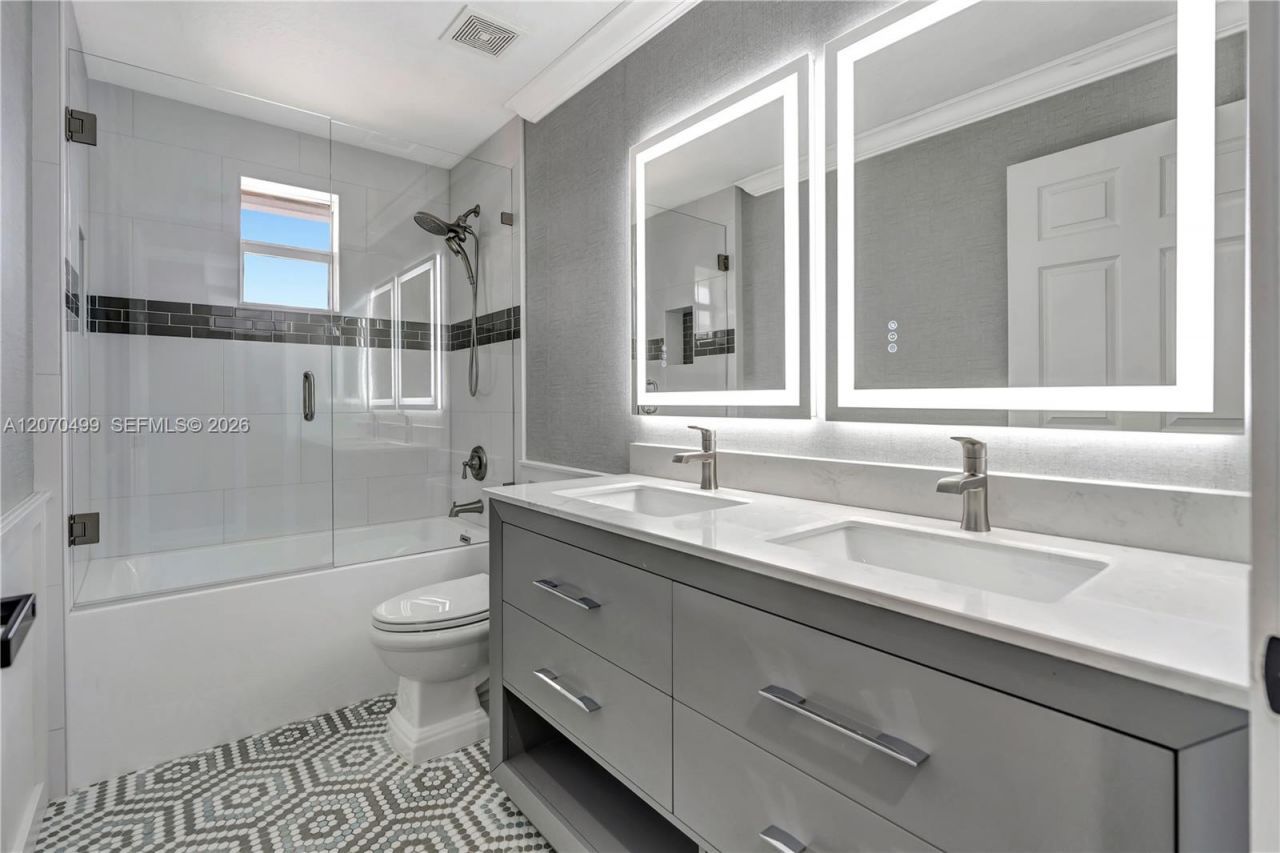 665 SW Yacht Basin Way, Stuart, FL 34997 Photo