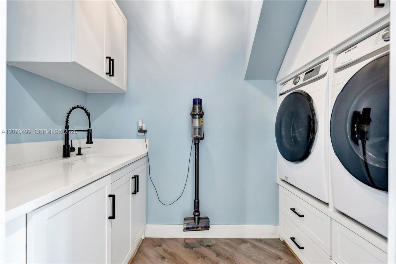 665 SW Yacht Basin Way, Stuart, FL 34997 Photo