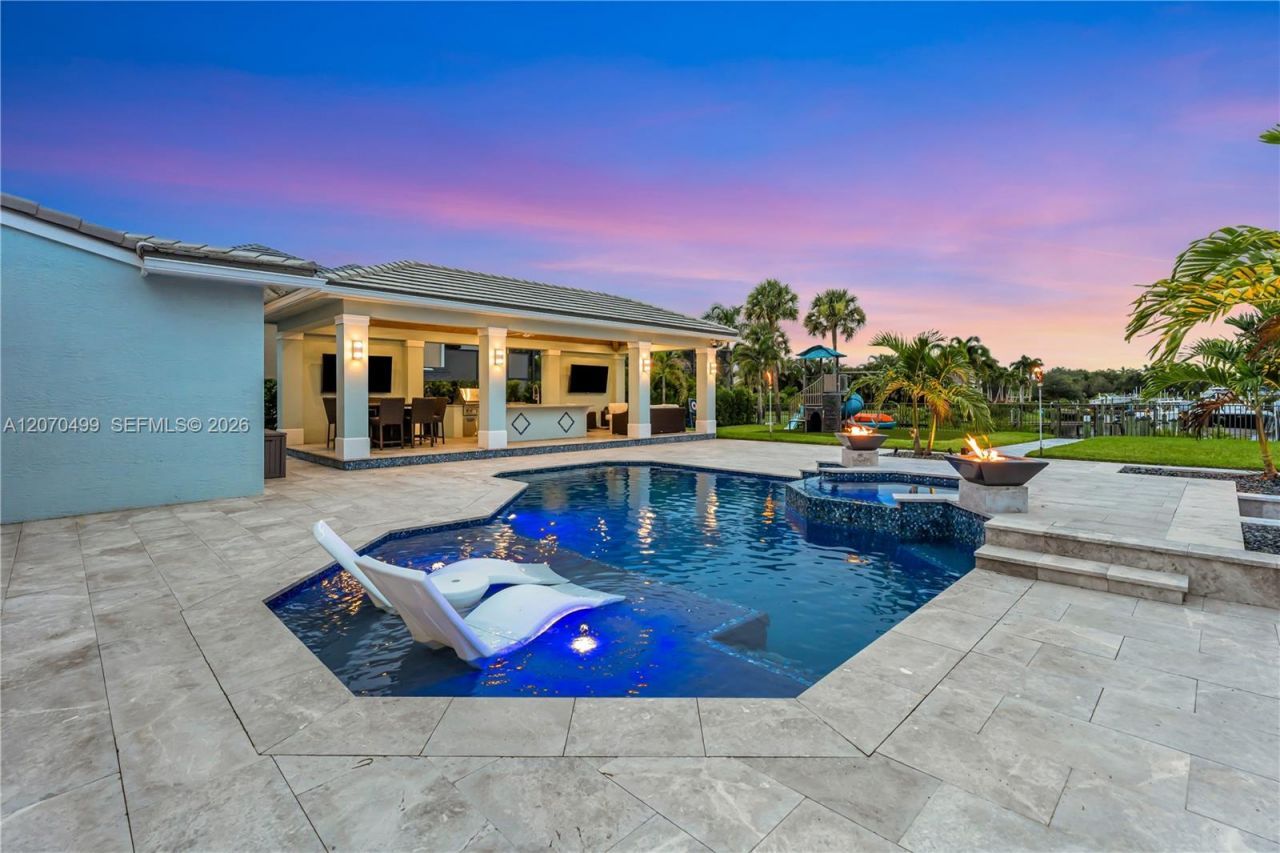 665 SW Yacht Basin Way, Stuart, FL 34997 Photo