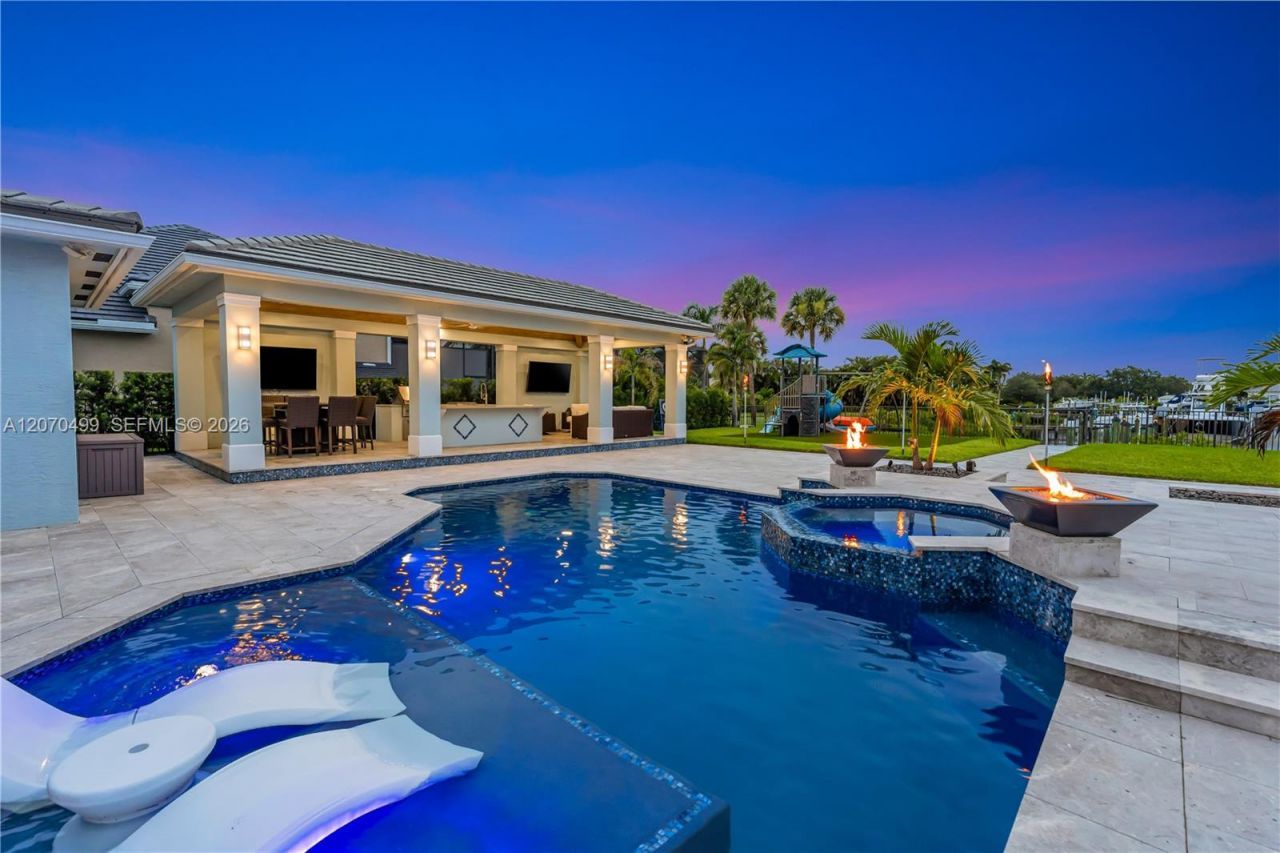 665 SW Yacht Basin Way, Stuart, FL 34997 Photo