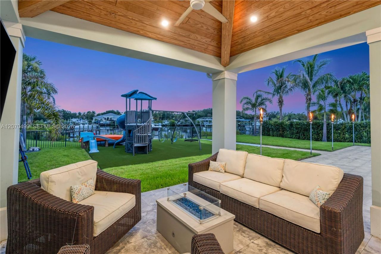 665 SW Yacht Basin Way, Stuart, FL 34997 Photo