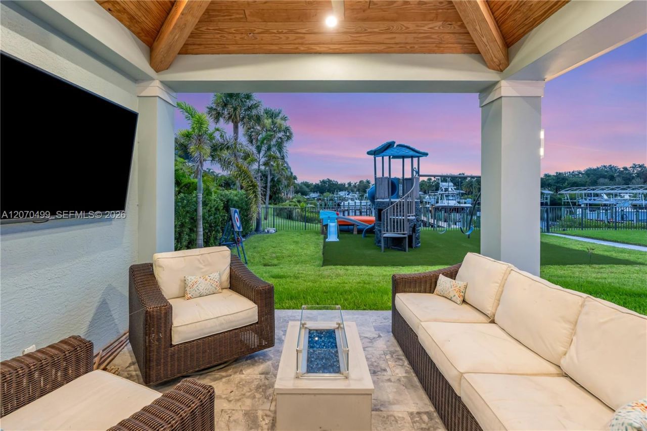 665 SW Yacht Basin Way, Stuart, FL 34997 Photo
